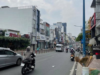 Cho thuê tòa nhà 17-19 Phan Đình Phùng, P1, Phú Nhuận. Hầm, 3 Tầng, Sân Thượng, Thang Máy 3