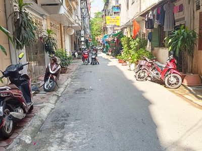 Nhà hiện đại hộ gia đình thang máy Xuân Đỉnh 40m2 giá 5,5tr/th 3