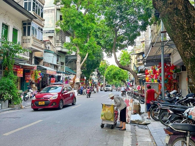 Bán nhà 2 mặt phố quận hoàn kiếm, 98m, mặt tiền 5m, 2 mặt phố, ôtô 2 chiều, full thổ cư 0