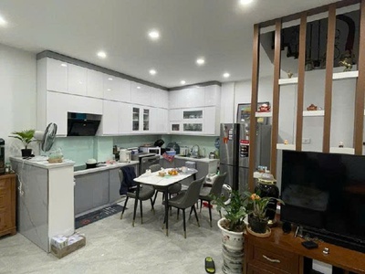 Bán nhà đống đa 42m hào nam, lô góc, ngõ thông kinh doanh. 0