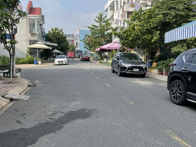 Cho thuê nhà nguyên căn tại khu nhà ở pht8 đường dt743, thuận an, bình dương. 4