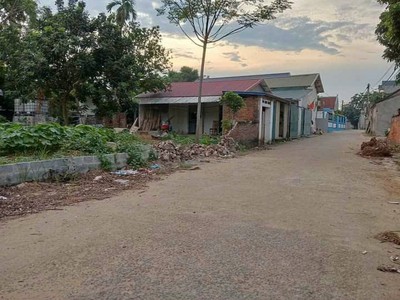 Chính chủ gửi bán diện tích 160 m2, hai mặt tiền, đường thông tứ tung, mặt tiền và hậu bằng nhau 0