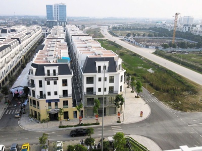 SIỂU HÓT - Bán nhà phố 5 tầng ngay trung tâm hành chính thành phố 2