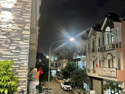 Cho thuê nhà 3 tầng, 4pn, full nội thất khu phố an phú 1, p.an phú, tp.thuận an 2