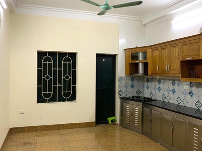 Cho thuê nhà ngõ ô tô Mạc Thái Tổ - Cầu Giấy 50m x 5T giá 25 triệu, vỉa hè, ô tô, nhà đẹp 1