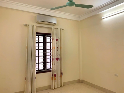 Cho thuê nhà ngõ ô tô Mạc Thái Tổ - Cầu Giấy 50m x 5T giá 25 triệu, vỉa hè, ô tô, nhà đẹp 4