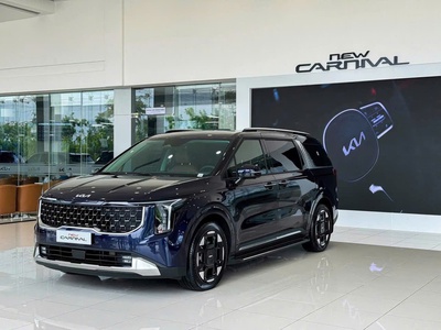 Bùng cháy cùng siêu phẩm SUV New Carnival Ưu đãi bảo hiểm thân xe và phụ kiện cực nhiều. 4