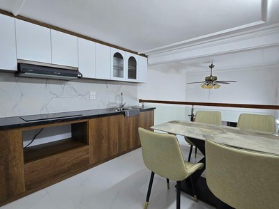 Nhà Tây Hồ cách mặt phố 20M - Ngõ rộng thoáng - Ô tô đỗ sát nhà - Full nội thất. 1