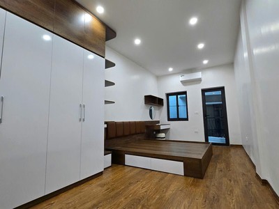 Nhà Tây Hồ cách mặt phố 20M - Ngõ rộng thoáng - Ô tô đỗ sát nhà - Full nội thất. 2
