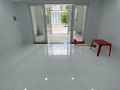 Nhà mới 1 lầu làm văn phòng ngay trường tiểu học bình long 2
