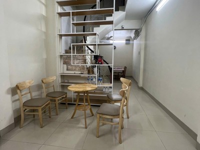 Bán nhà 5 tầng phố dịch vọng hậu 40m2 chỉ  9.5 tỷ cầu giấy, dòng tiền, kd, ngõ thông 1