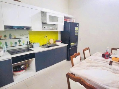 Bán nhà 5 tầng phố dịch vọng hậu 40m2 chỉ  9.5 tỷ cầu giấy, dòng tiền, kd, ngõ thông 2