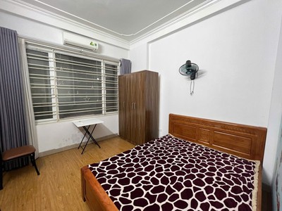 Bán nhà 5 tầng phố dịch vọng hậu 40m2 chỉ  9.5 tỷ cầu giấy, dòng tiền, kd, ngõ thông 4