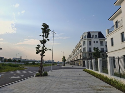 Bán nhà phố 5 tầng mặt Đại lộ Nam Sông Mã đối diện 3000 căn chung cư cao cấp 1