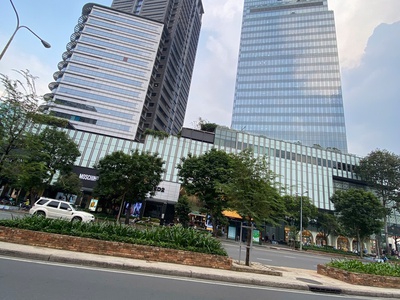 Bán Nhà Mặt Tiền Đường Lê Lợi Quận 1.DT:4,5x23m.Giá 120 tỷ 0