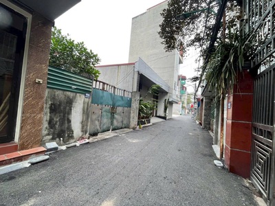 Bán đất kiêu kỵ. 42m2   mt 6m   3,3 tỷ. đường ô tô, sát vin ocean park 1. 0