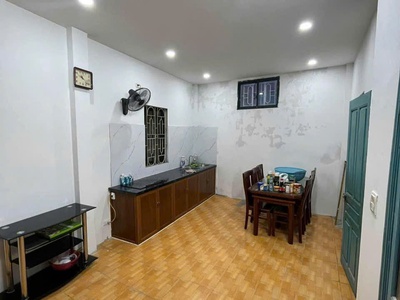 Nhà nguyên căn giá rẻ- chính chủ cho thuê nhà nguyên căn 3 tầng 1 tum tại hai hà trưng , hà nội 1
