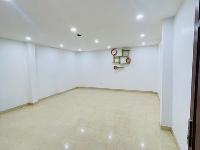 Cho thuê nhà ngõ 88 Trung Kính, Cầu Giấy. Dt 85m x 7 tầng có Thang Máy 0