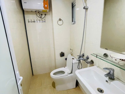 Cho thuê nhà ngõ 88 Trung Kính, Cầu Giấy. Dt 85m x 7 tầng có Thang Máy 6