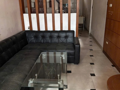 Cho thuê nhà 3 tầng 1 tum, 4 ngủ,3wc ngõ 189 thanh nhàn, đối diện công viên tuổi trẻ 2