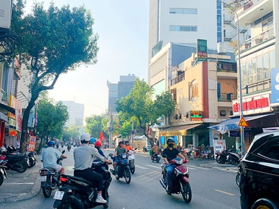 Cho thuê nhà mặt tiền 31 Hoàng Hoa Thám, P6, Bình Thạnh. Trệt, 2 Lầu, ngang 6x20 chỉ 80tr 1