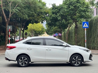 Bán xe Toyota Vios E CVT 2024, số tự động, màu trắng. 2
