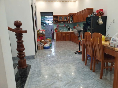 Bán nhà 1 trệt 1 lầu đẹp như tranh vẽ,y chang đà lạt giữa lòng tp.dĩ an 2