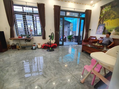 Bán nhà 1 trệt 1 lầu đẹp như tranh vẽ,y chang đà lạt giữa lòng tp.dĩ an 0