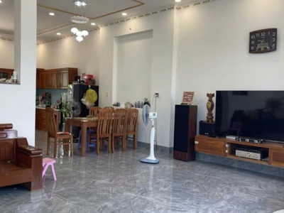 Bán nhà 1 trệt 1 lầu đẹp như tranh vẽ,y chang đà lạt giữa lòng tp.dĩ an 1