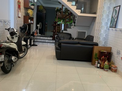 Bán nhà 80m2- 2 lầu Lạc Long Quân P10 TB, hẻm 4m thông giá 7 tỷ 0