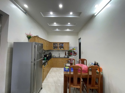 Bán nhà 98mx 3 tầng riêng độc lập ngõ 282 Đà Nẵng có gara. Giá rẻ 6