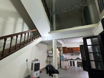 Cho thuê riêng, ngõ ô tô, thông kinh doanh Vũ Phạm Hàm, Cầu Giấy 40m x 3.5T giá 15 triệu 0
