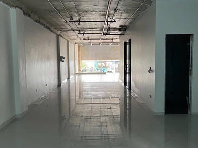 Cho thuê nhà mặt tiền Lạc Long Quân, Tây Hồ 150m x 7T có HẦM, THANG MÁY giá 200tr 0