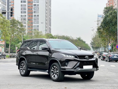 Bán xe Toyota Fortuner Legender 2023 2.8L 4x4 AT màu nâu. 3