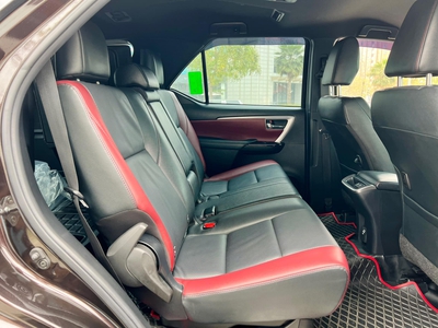 Bán xe Toyota Fortuner Legender 2023 2.8L 4x4 AT màu nâu. 9