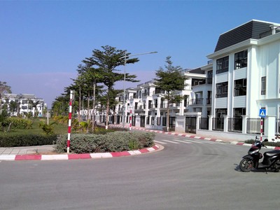 Bt hud mê linh 70 triệu/m đối diện dự án sun group.trung tâm huyện 3