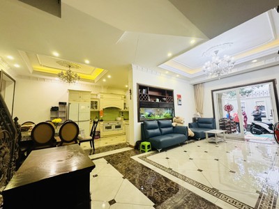 8x18,5m khu biệt thự tấn trường - p phú thuận q7 - 4 tầng cực đẹp - giá 25.9 tỷ 1