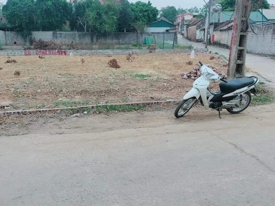 Bên em cần bán  lô đất,187m2 và lô 185 m2, có 65m2 ont nằm trục chính đông hạ -đông yên-quốc 0
