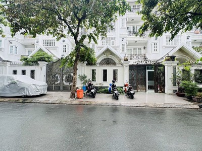 8x18,5m khu biệt thự tấn trường - p phú thuận q7 - 4 tầng cực đẹp - giá 25.9 tỷ 0