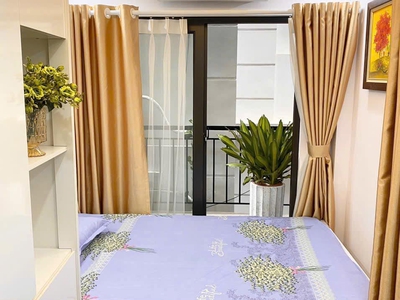 Bán nhà ngõ 5 hoàng quốc việt 12/15m2 x 5 tầng, nhà mới kính koong full nội thất, khách mua về sẵn 2