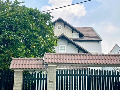 Nhà mặt tiền trần văn mười hóc môn 280m2 ngang khủng 10m 1