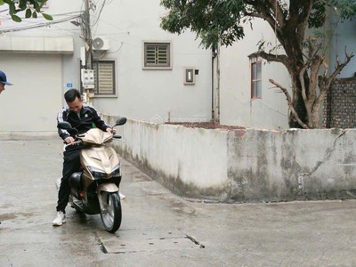 Bán đất thổ cư chính chủ góc 2mt shr trung tâm quang tiến-sóc sơn 0