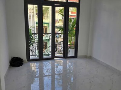 Nhà mặt tiền đường nguyễn biểu phường 2 quận 5. 1