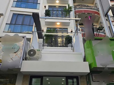 Nhà mặt tiền đường nguyễn biểu phường 2 quận 5. 0