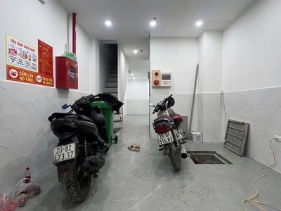 Ccmn hiếm - mặt ngõ thông, gần ô tô - 9 phòng khép kín - thang máy - khu vực đông dân cư - full 4
