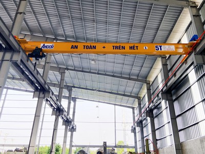 Cho thuê nhà xưởng 620m2 tại Tôn Đản - sẵn cẩu trục - giá chỉ 28 triệu 0