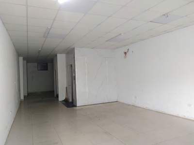 Cc cho thuê mặt bằng tầng 1 làm kho tại tòa nhà mặt phố vũ tông phan - tx, dt 12m2, giá 2.5 tr 0