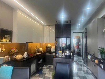 Nguyễn xiển quận thanh xuân 7/t. mt 4.6. 20 tỷ .gần chung cư.kinh doanh. văn phòng 4