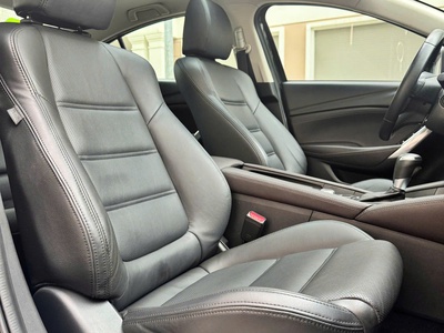 Bán xe Mazda 6 Luxury 2.0AT 2020, số tự động, màu đen. 16