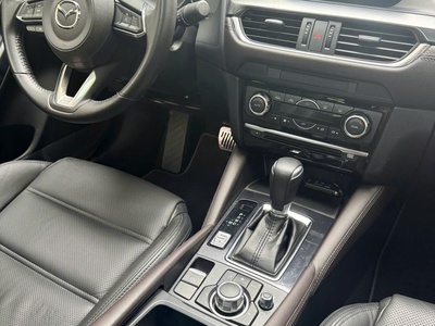 Bán xe Mazda 6 Luxury 2.0AT 2020, số tự động, màu đen. 18